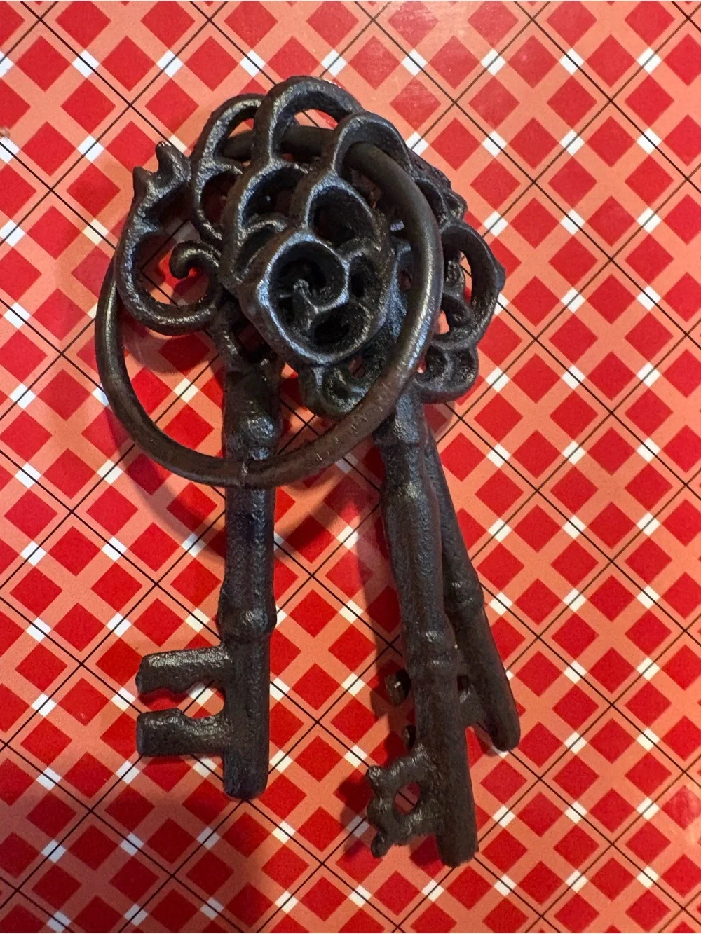 Cast Iron Decorative Antique-Style Keys